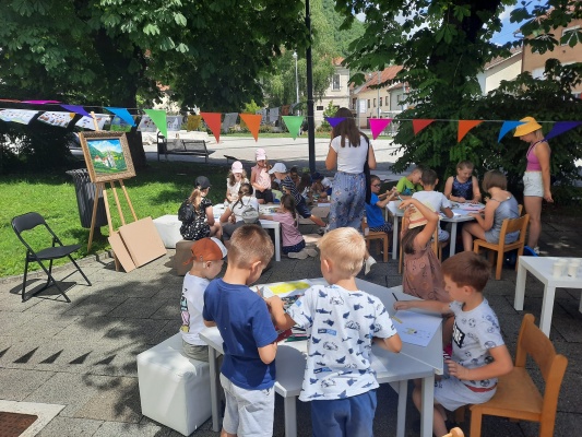 Muzej i knjižnica pod kestenom 